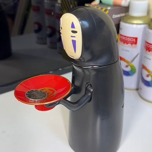 无脸存钱罐