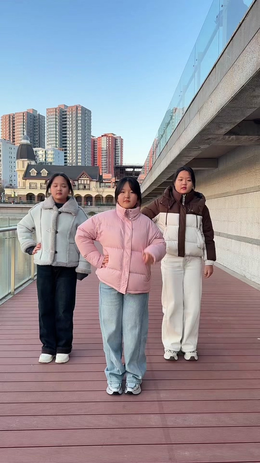 小孩走路像鸭子步视频