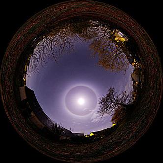 月亮光环图片