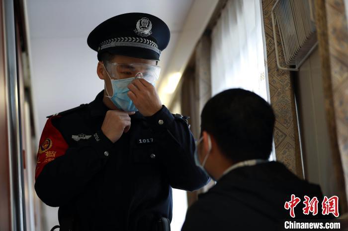 穿越17岁铁路干警的小说