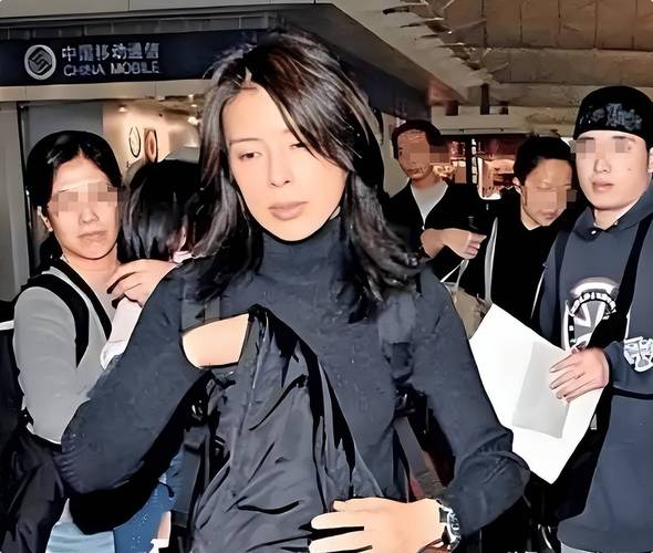 书记钱妃兰和罗美薇