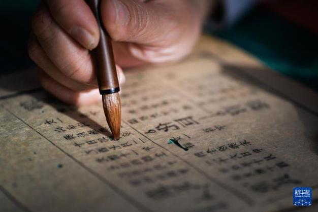 打印机刚加满墨却还显示无墨