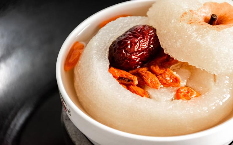 蜜桃炖肉冰糖酿雪梨