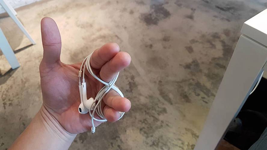 苹果x耳机怎么缠绕成原装样式