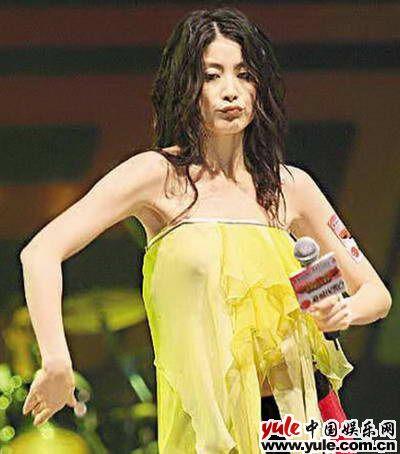 乳头有点大穿内衣凸点正常吗