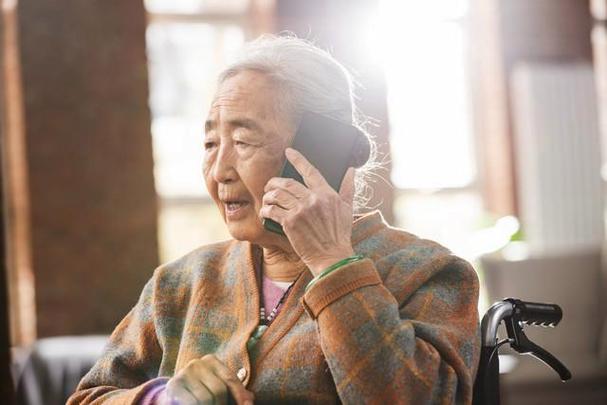 老人机接电话声音很小