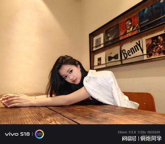 vivo开着闪光灯拍照缩略图