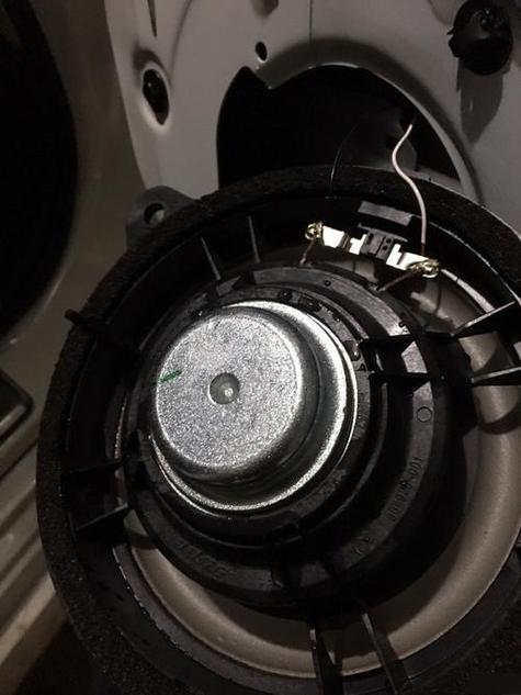 扬声器进水声音变沙哑