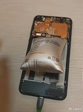 旧手机电池鼓包会爆炸吗