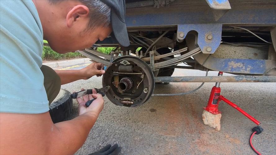 电动三轮车刹车