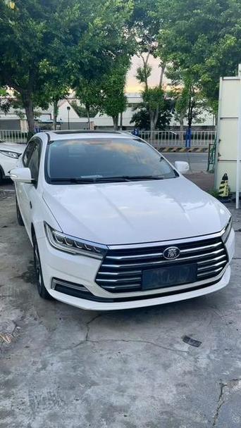 比亚迪秦19款燃油版