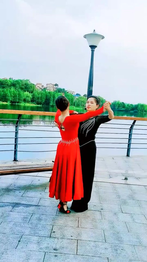 天天都想见到你交谊舞