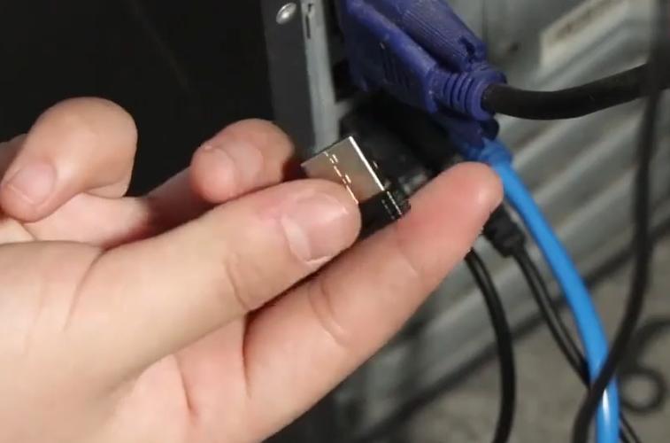 鼠标2.4g怎么连接