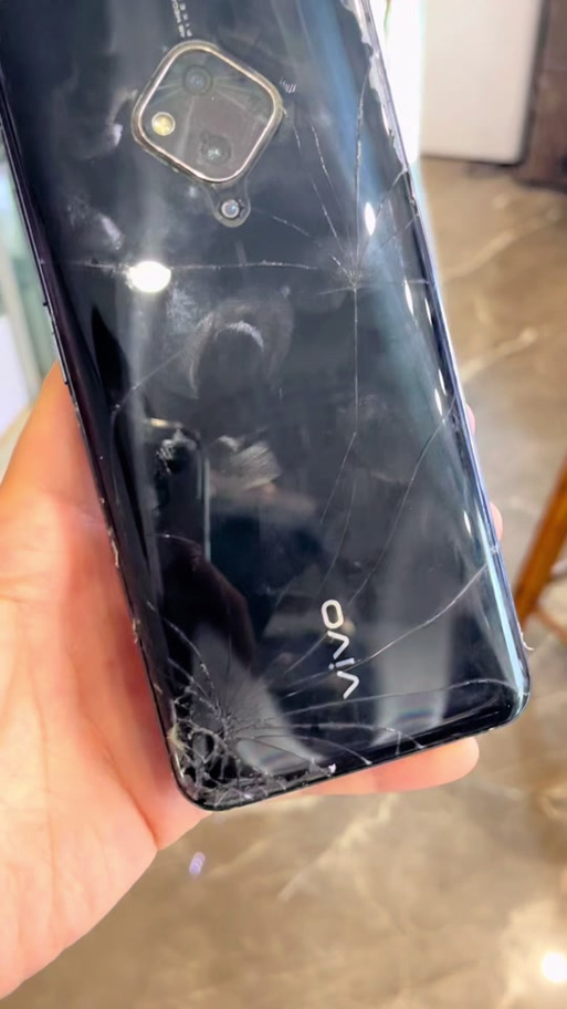 后屏碎了修复多少钱vivo