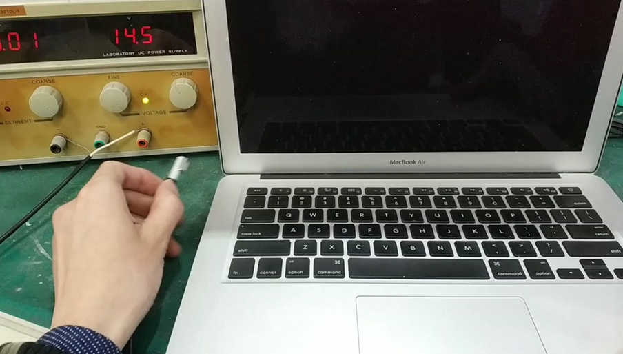 笔记本插电自动开机