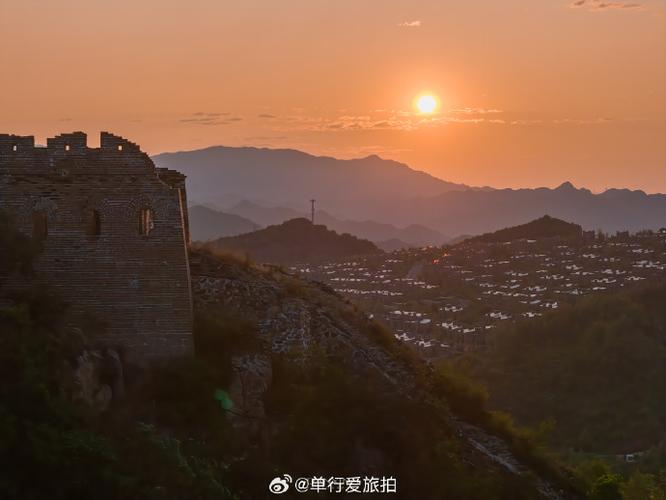 守着明月见日出下一句