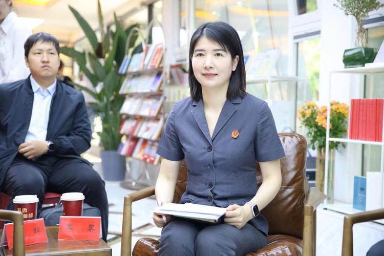 崔年红庭审实录在线观看最新一期图标