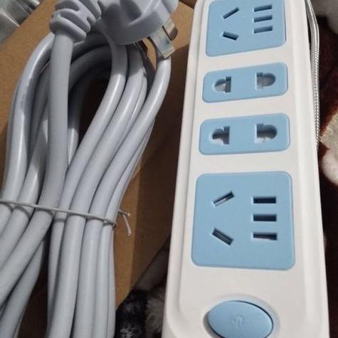 公牛插座灯坏了还能用吗