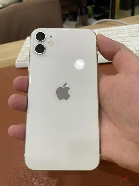 苹果11突然屏幕模糊了