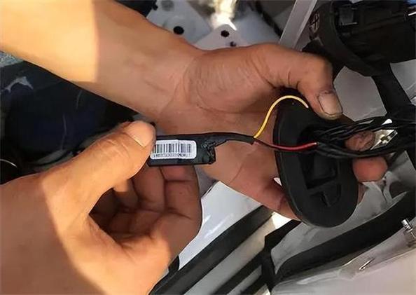 车载gps放在哪里最好
