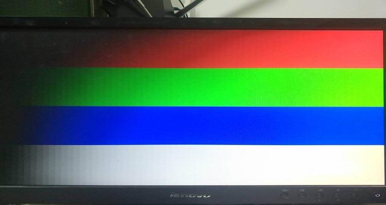 海信电视红绿蓝白不停