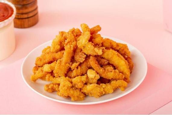 炸全鸡裹粉视频