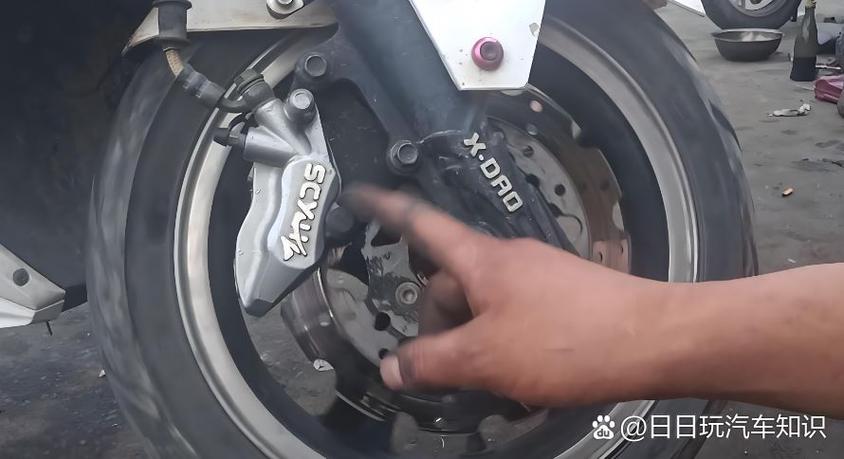 电动车车头颠簸塑料异响图标