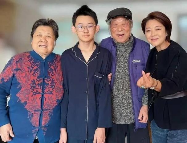 姐姐一家人共乐的日子