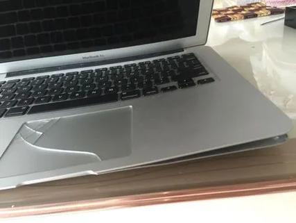 电脑4个月就坏了可以退嘛
