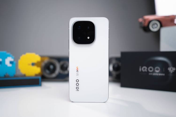 iQOO15有肩键?缩略图