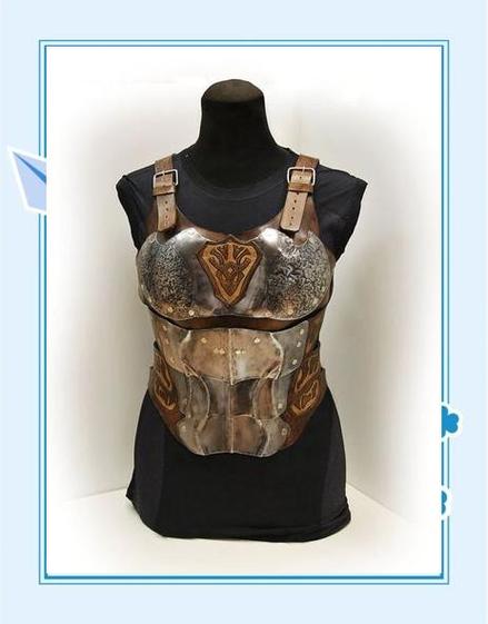 机械胸甲女性