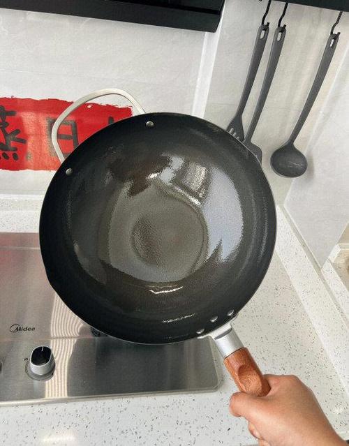 新锅可不可以放床底下