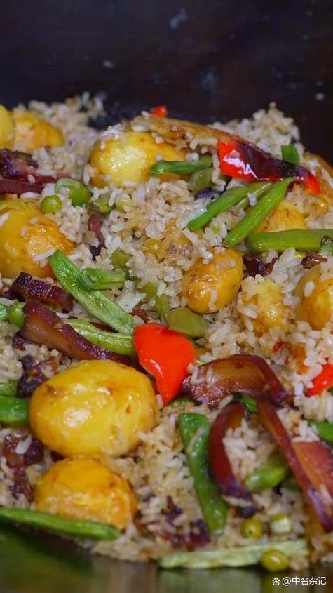 腊肉焖饭缩略图