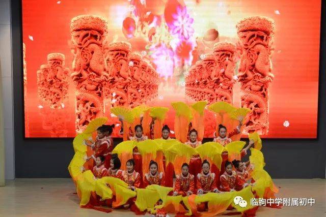 樱花校园模拟器黑衣人跳舞缩略图