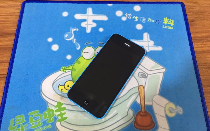 手机屏翘起来了危险吗
