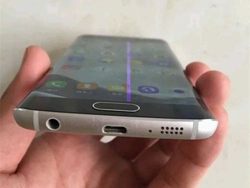 手机开屏会有一条紫线截图