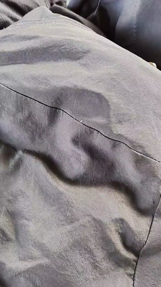 羽绒服有一条一条划痕怎么办