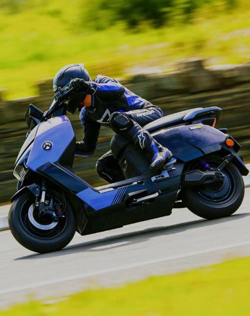 摩托罗拉moto40ultra