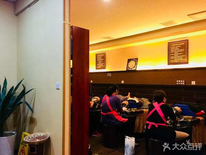 怎么把两张图片合在一起