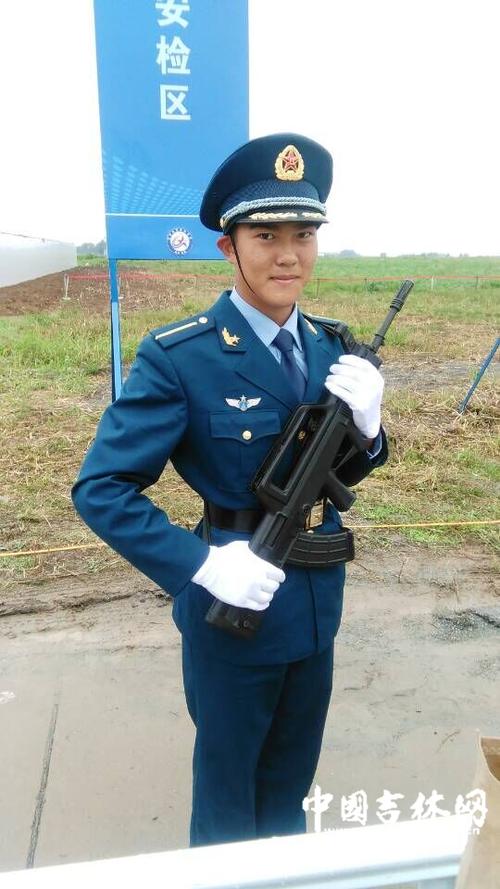 第五人格空军拿枪指人的图片