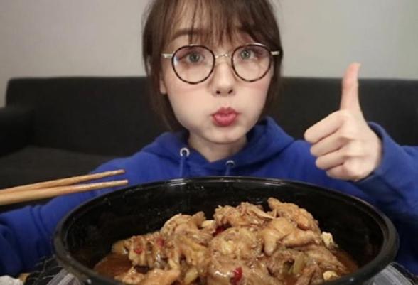 朵一吃15桶火鸡面完整