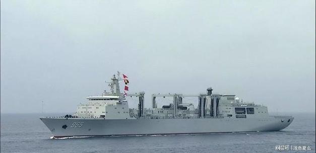 中国6万吨补给舰