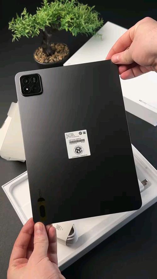 平板黑色和白色哪个好缩略图