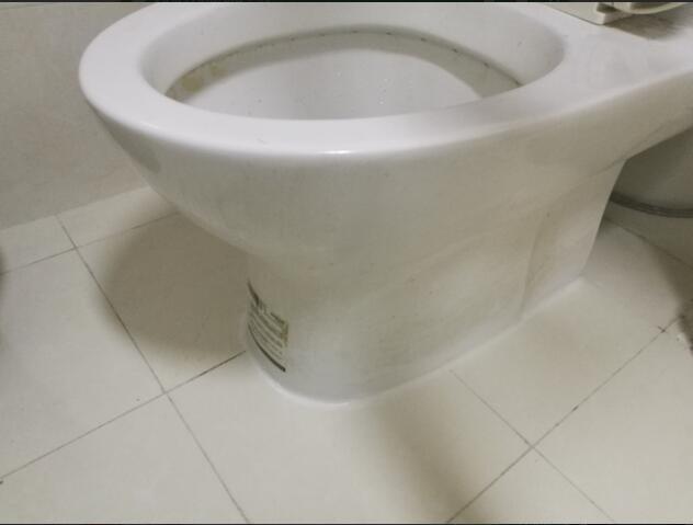 马桶一冲水底座就渗水缩略图