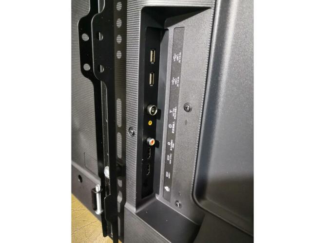 海信H55E3A电源开关键