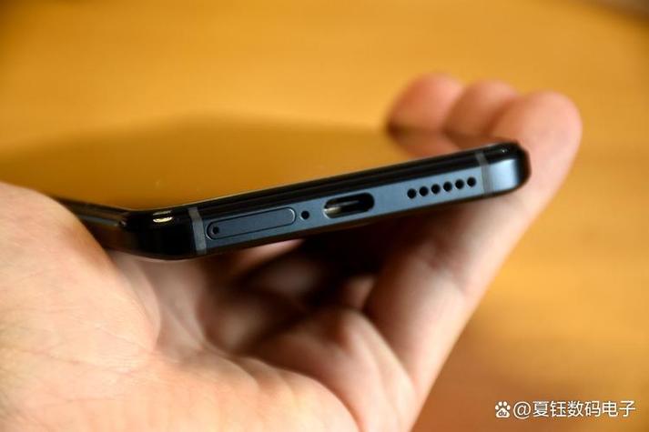 iqoo11卡槽位置示意图