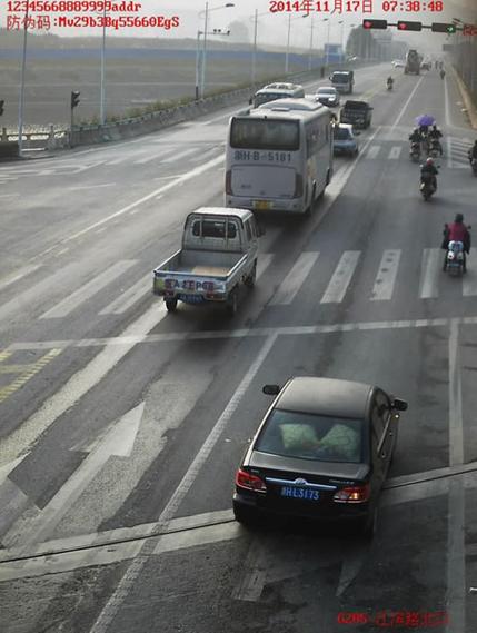 红绿灯路口摄像头能拍多远