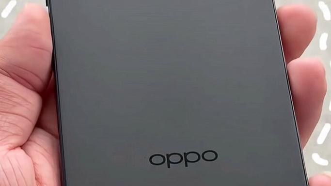 oppo屏幕模糊像有一层雾