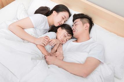 胡小喃一家三口照片
