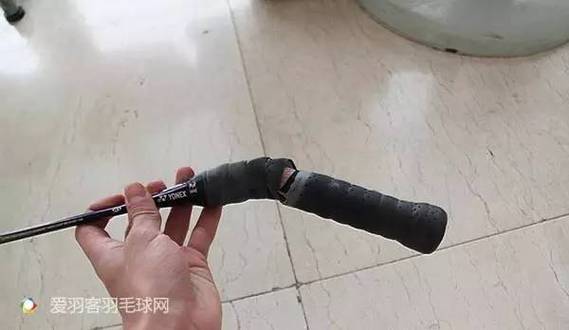 羽毛球拍把手断了可以修吗